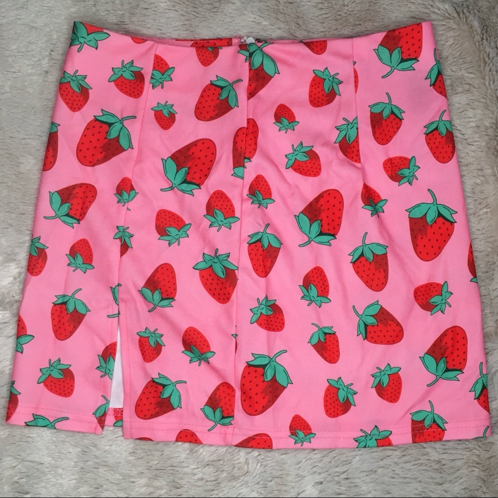 Shein Strawberry Skirt Size S Small 28in waist 28”
